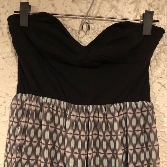 Patterned High-Low Dress - Picture 3 of 9